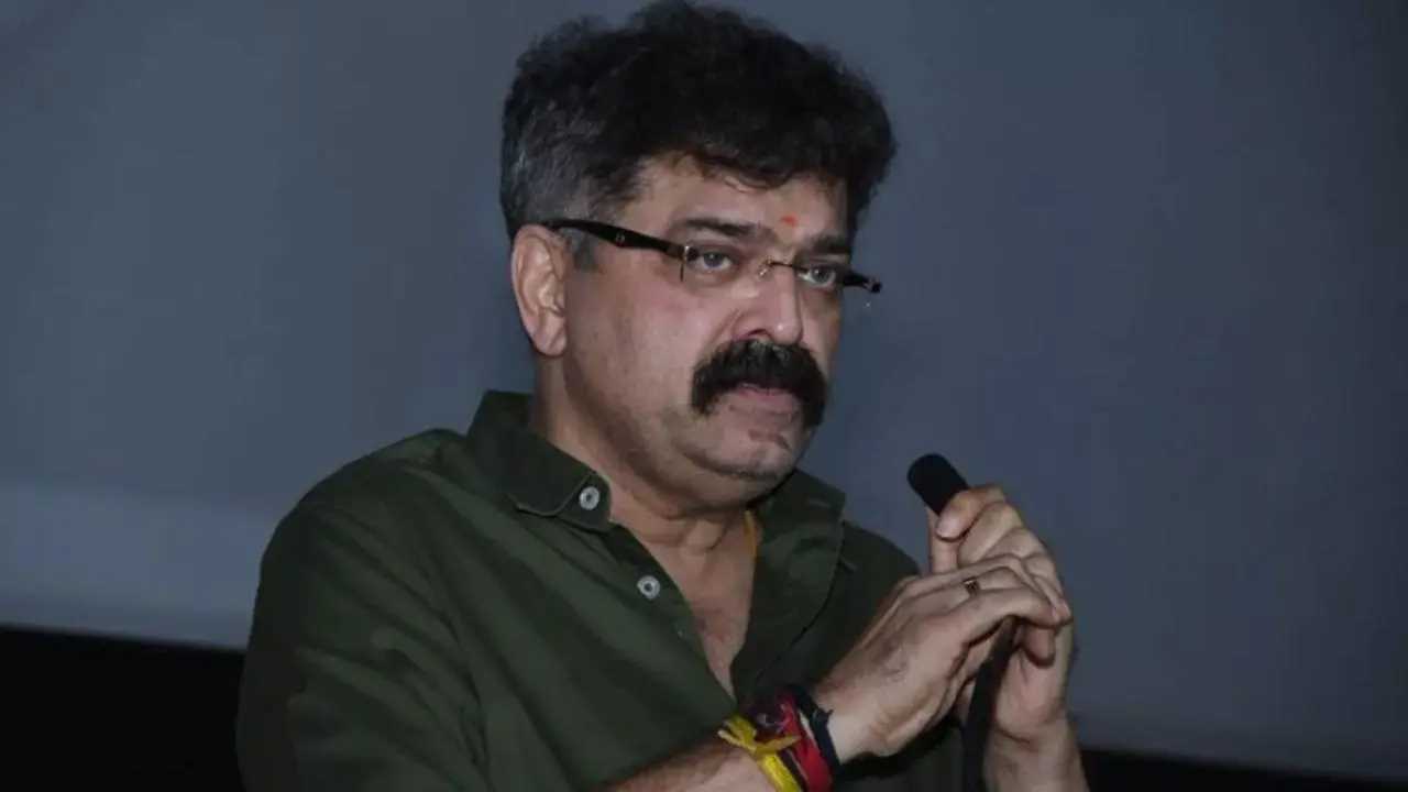 राजनीति में कोई किसी का दुश्मन नहीं, किसी को भी दिया जा सकता सम्मान : जितेंद्र आव्हाड राजनीति में कोई किसी का दुश्मन नहीं, किसी को भी दिया जा सकता सम्मान : जितेंद्र आव्हाड